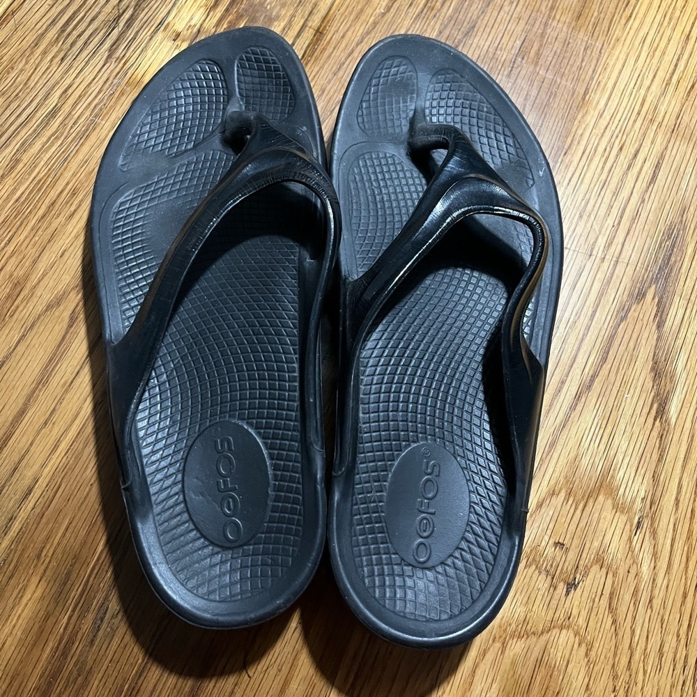 OOFOS Original Recovery Sandals | Black | Women’s 9 | Thong Flip Flops